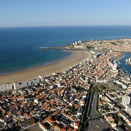 Apartman T2 Avec Garage A 800m De La Et 600m Des Commerces, - Fr-1-92-593 Les Sables-dʼOlonne