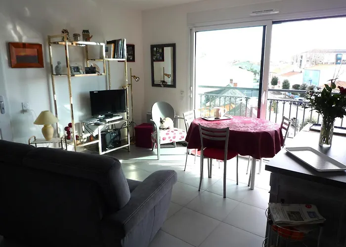 Apartmán T2 Avec Garage A 800m De La Et 600m Des Commerces, - Fr-1-92-593 Les Sables-dʼOlonne