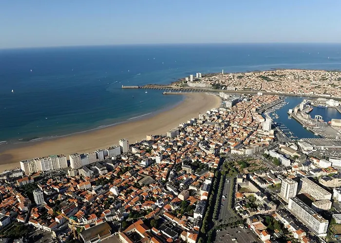 Apartmán T2 Avec Garage A 800m De La Et 600m Des Commerces, - Fr-1-92-593 Les Sables-dʼOlonne